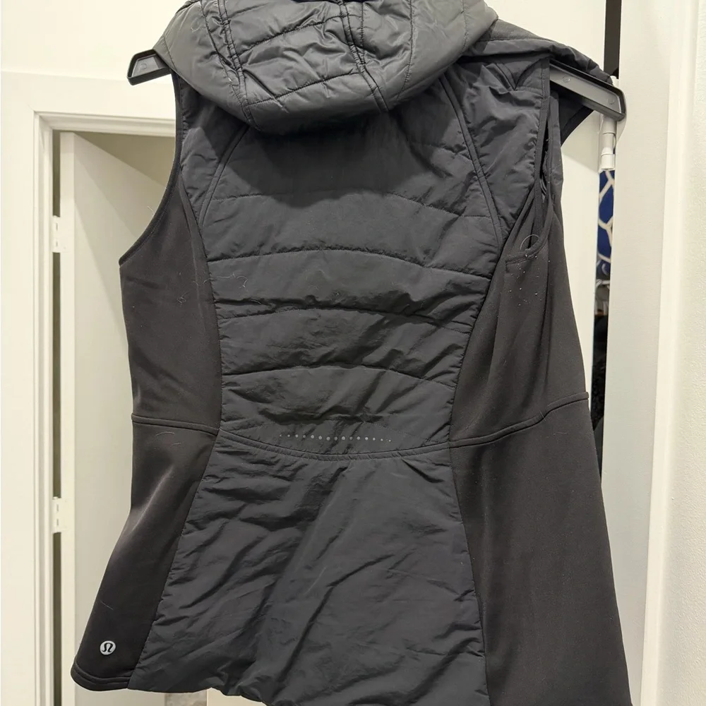 lululemon athletica black double zip Quilted Vest - Picture 2 of 3